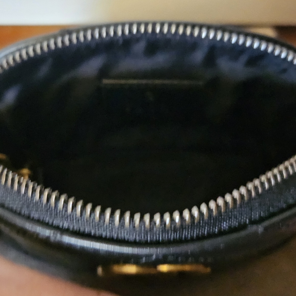 Gucci GG Marmont Matelasse Leather Coin Pouch - Picture 6 of 8